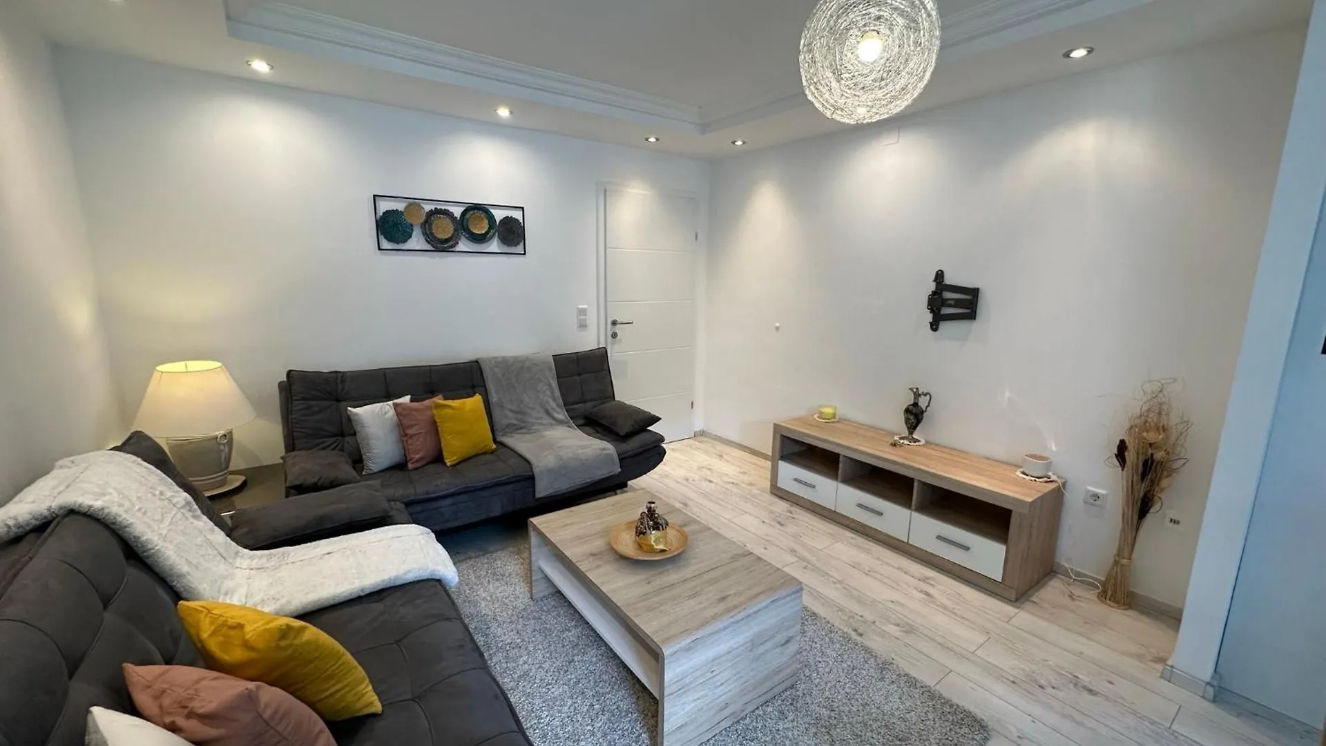 Stylish Home Near Train-Station Parking Extra Salzburg Austria